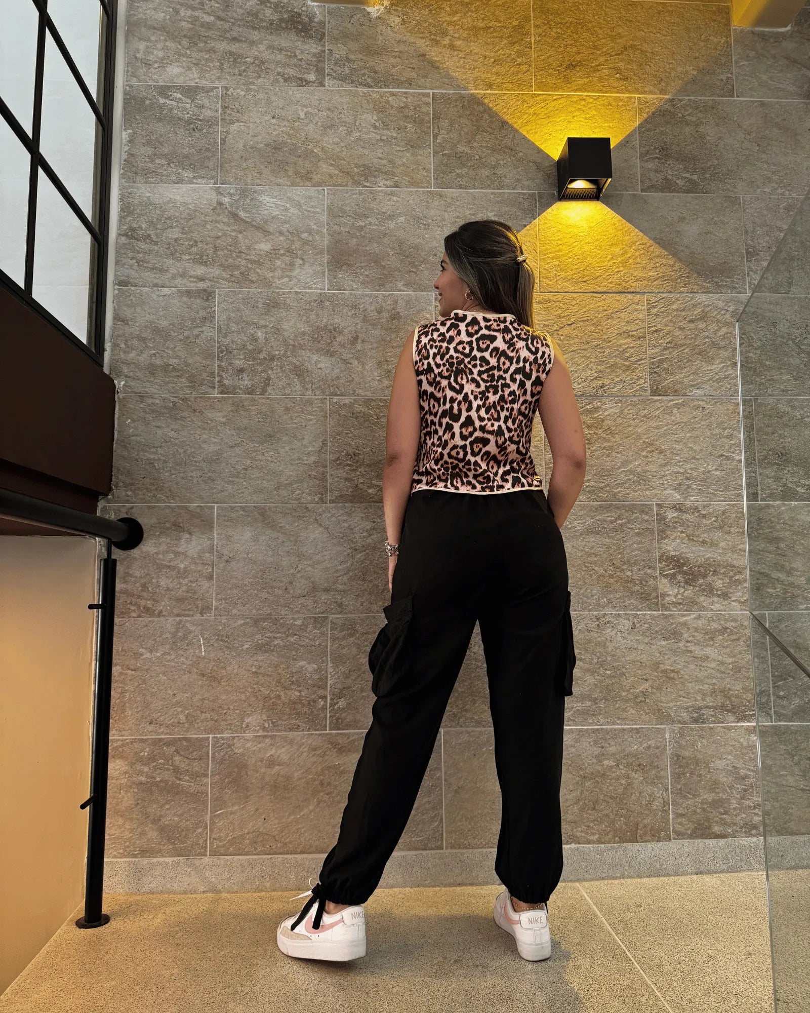 PANTALON CARGO EN LINO