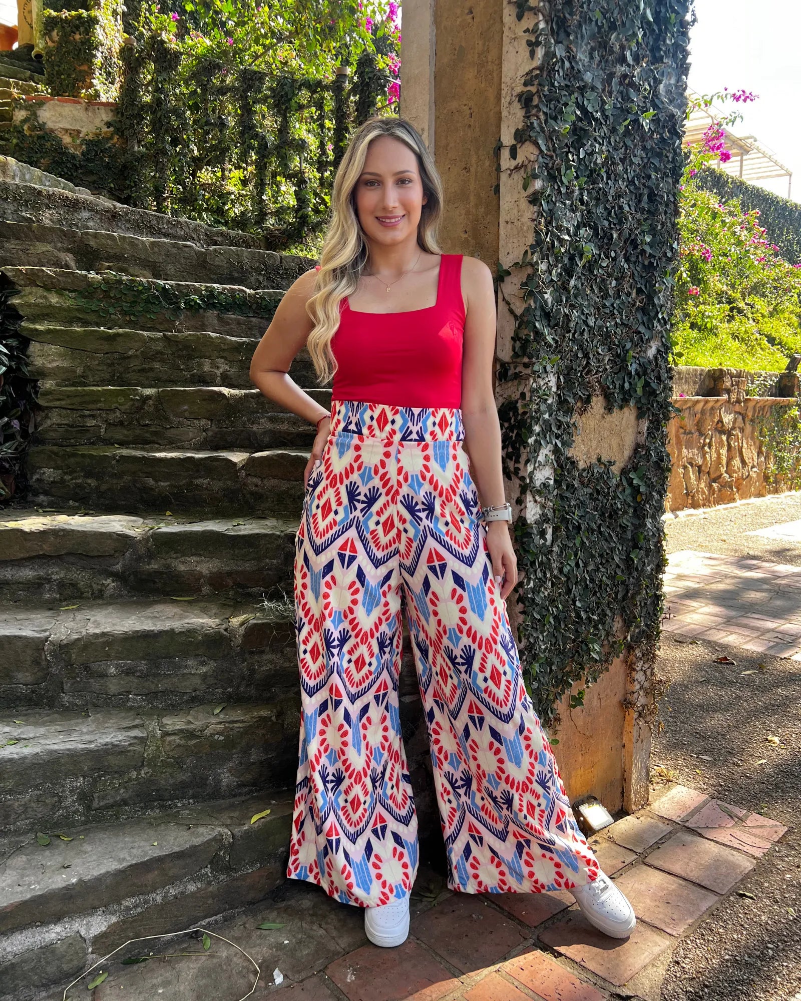 Blusa esencial sin mangas