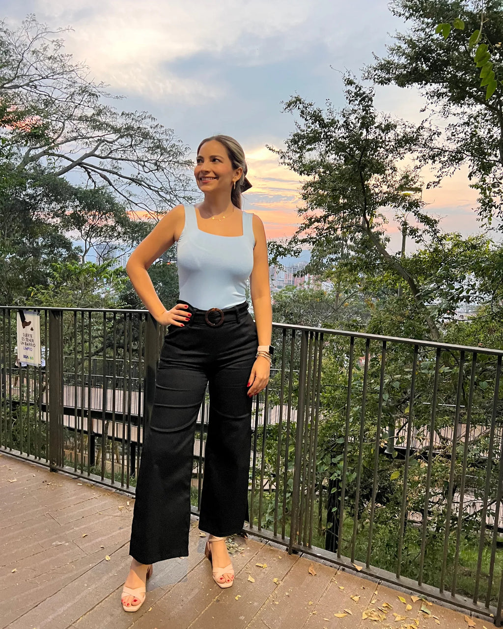 Blusa esencial sin mangas