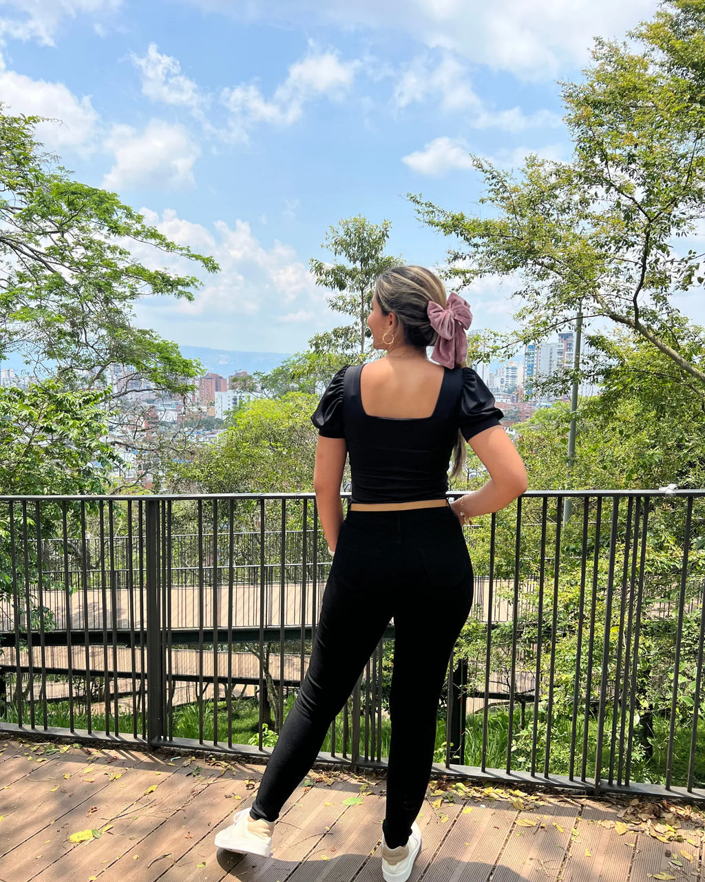 Blusa esencial con manga