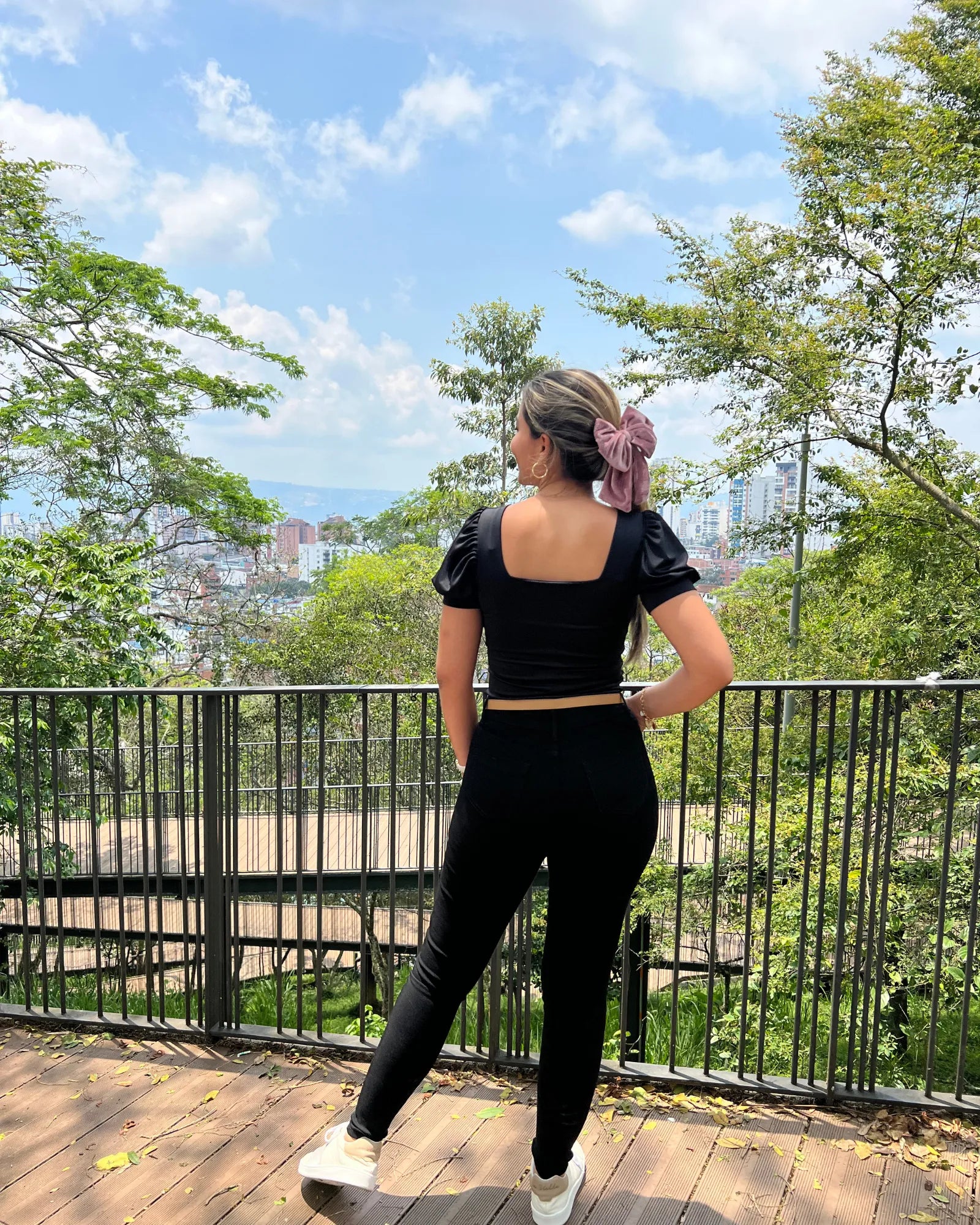 Blusa esencial con manga