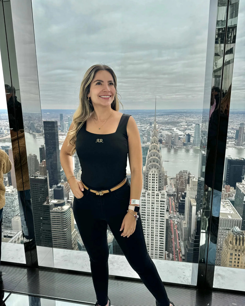 Blusa esencial sin mangas