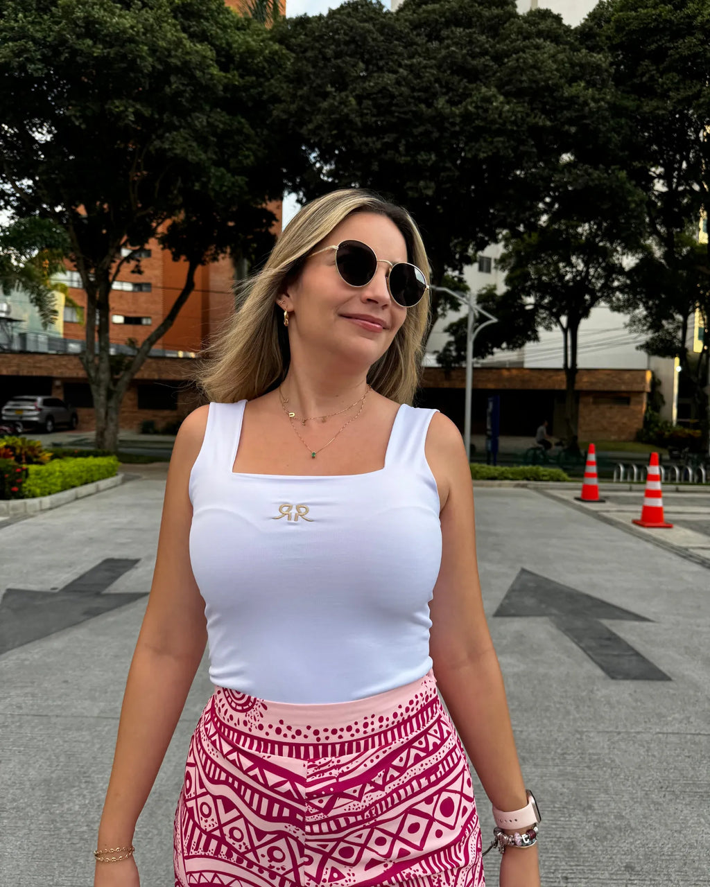 Blusa esencial sin mangas